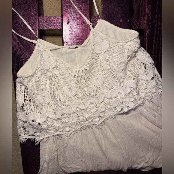 American Eagle Cream Lace Romper, fits medium comfortably - Picture 4 of 4
